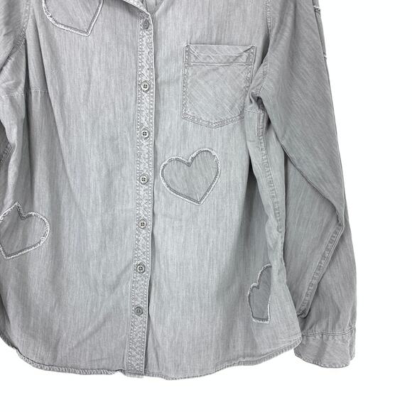 Torrid Women's Size 1X Button Up Heart Patches Shirt Long Sleeve Gray Chambray - Picture 4 of 6